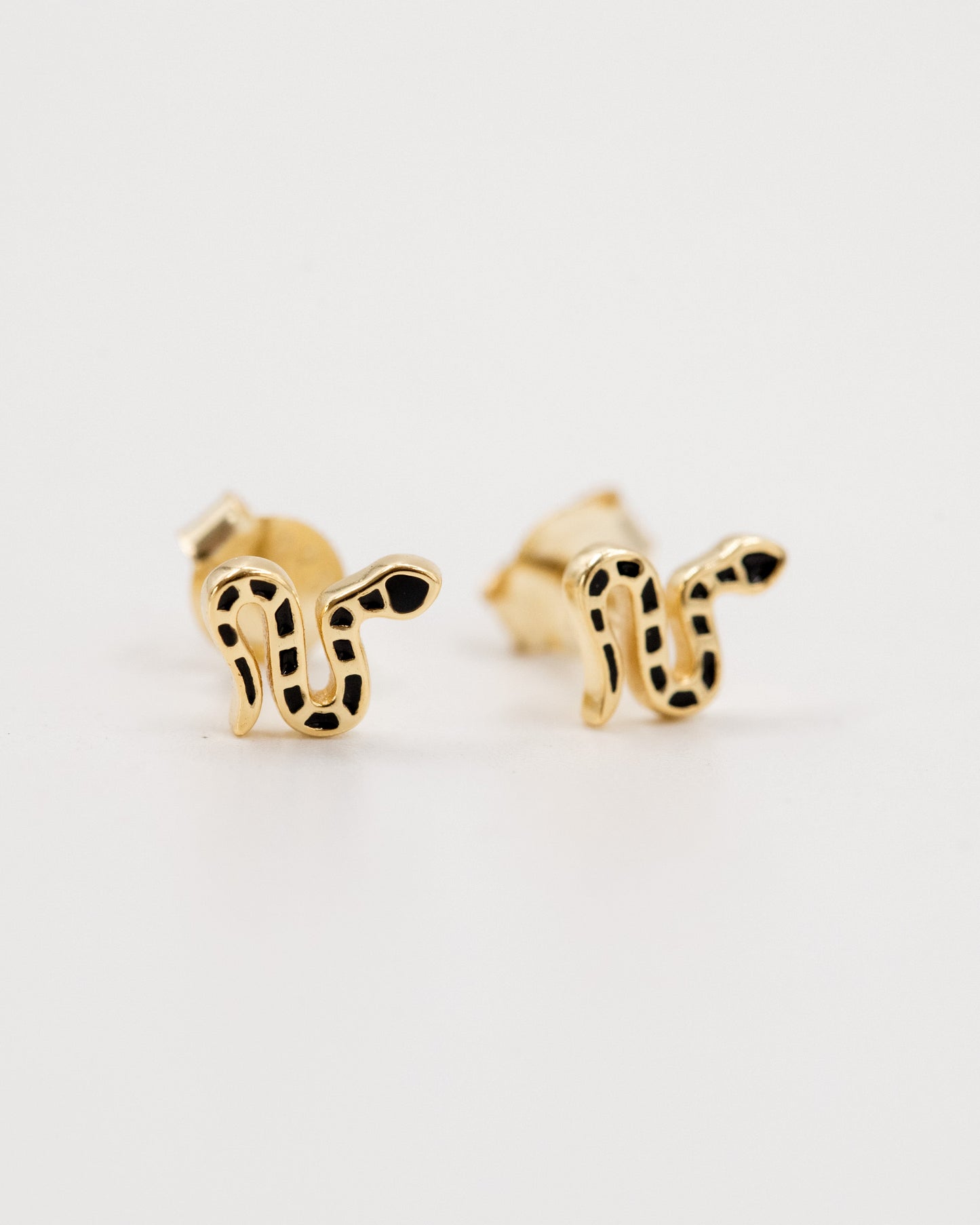 Serpent studs earrings gold