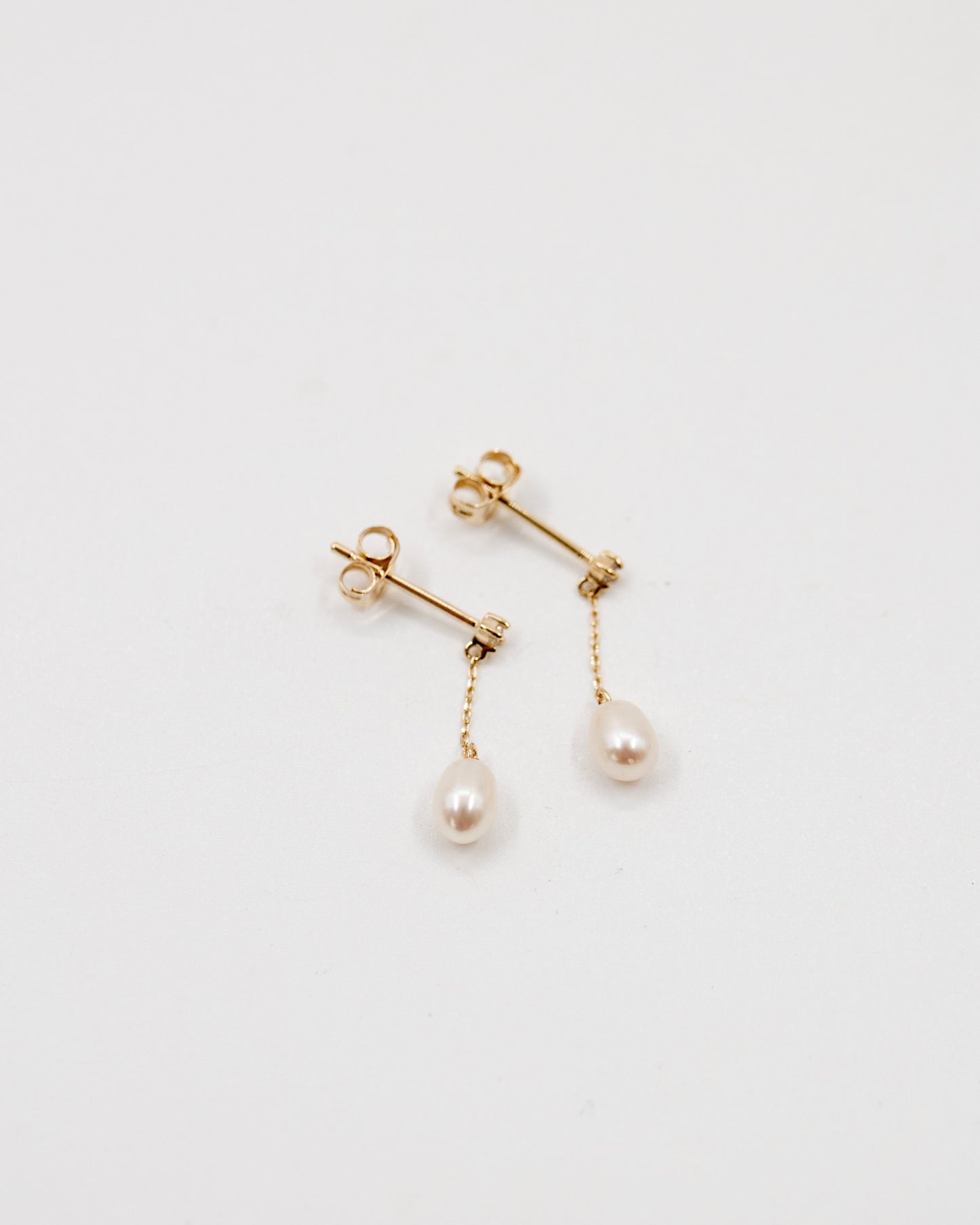 14kt gold Chain Pearl Hoops La Kaiser Jewelry