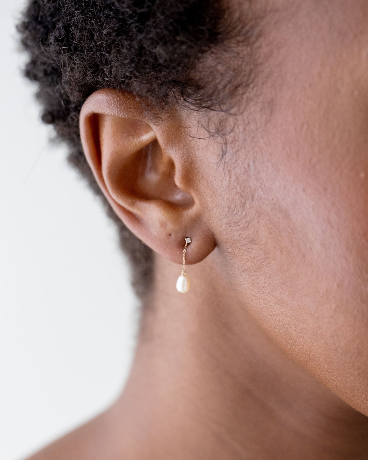 14kt gold Chain Pearl Hoops La Kaiser Jewelry