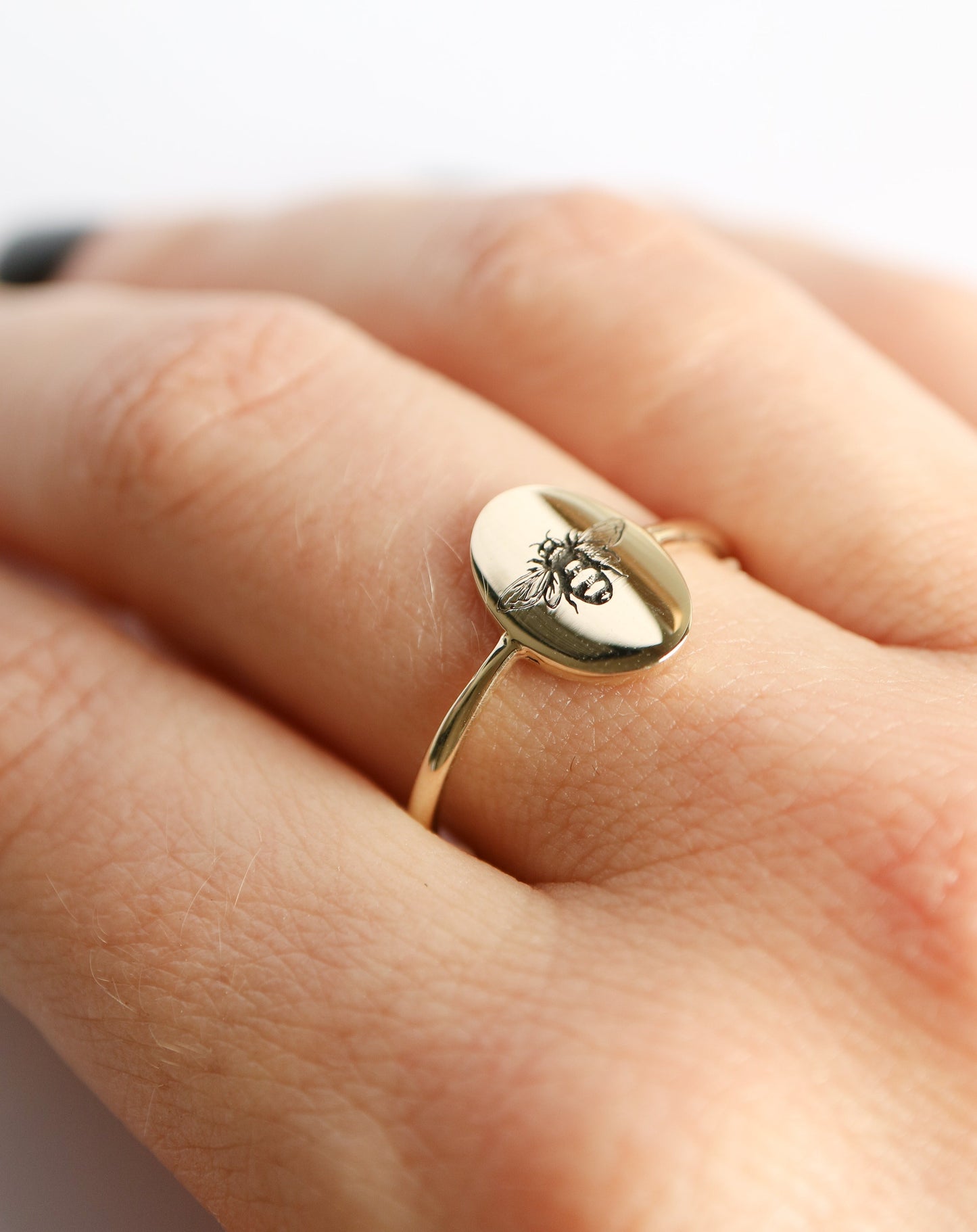 9ct gold Bee Ring