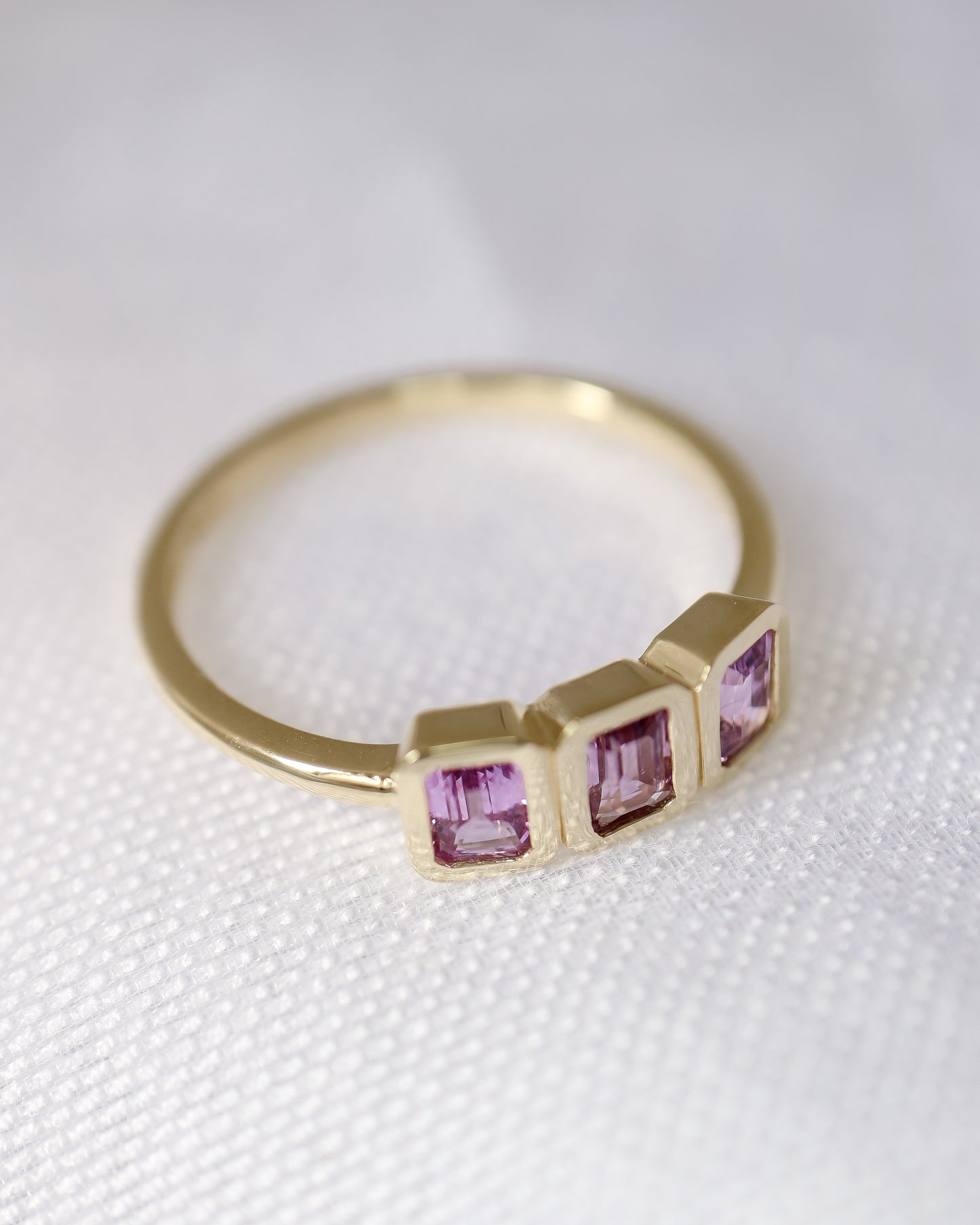 9ct gold Pink Sapphire Ring