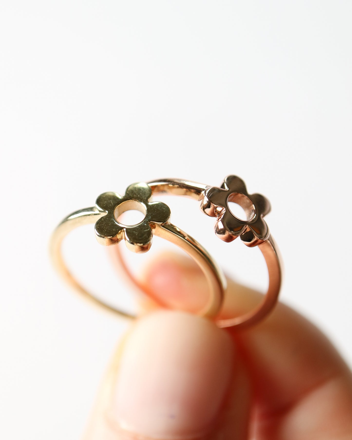 9ct gold Daisy Ring