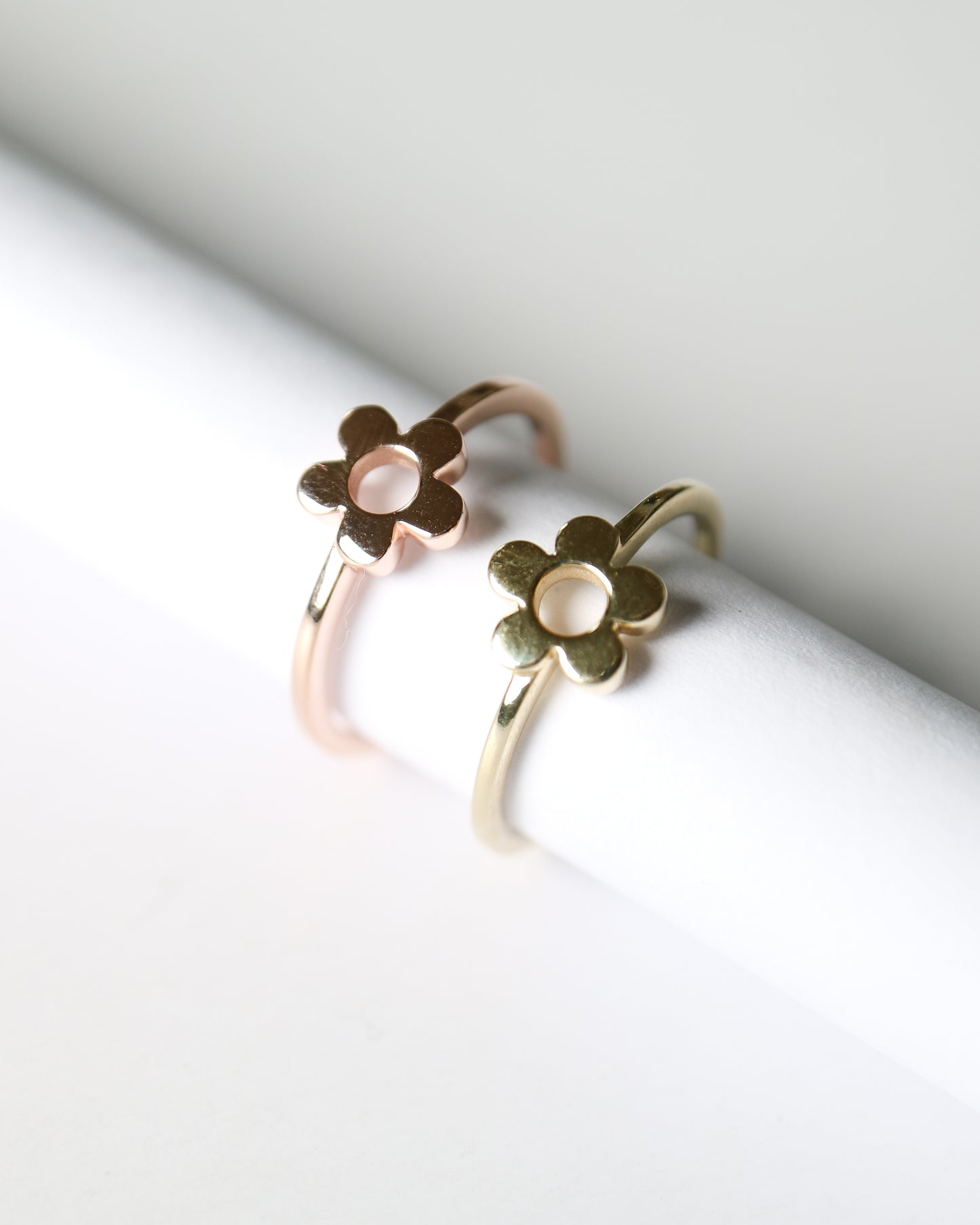 9ct gold Daisy Ring