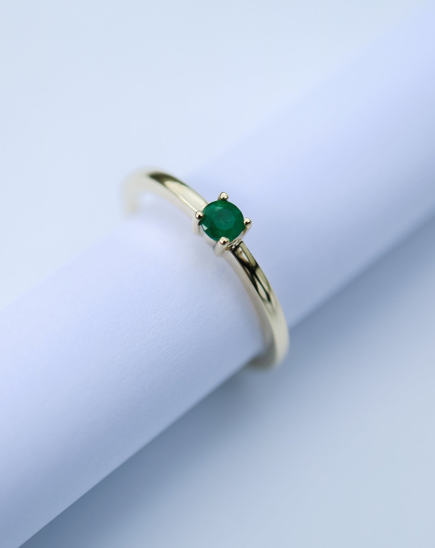 9kt gold Petite Emerald Stacker