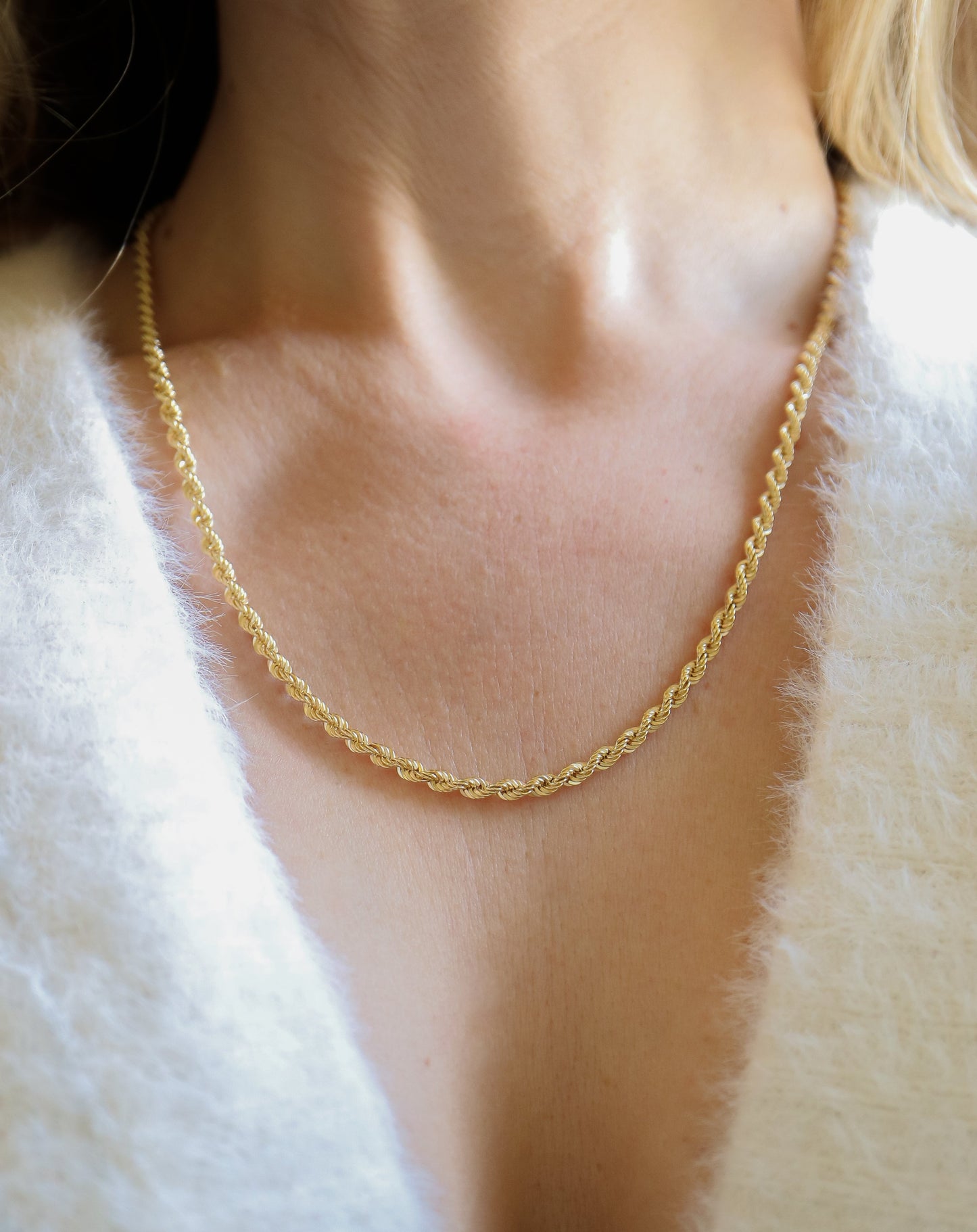 9ct gold Rope Chain on female model neck