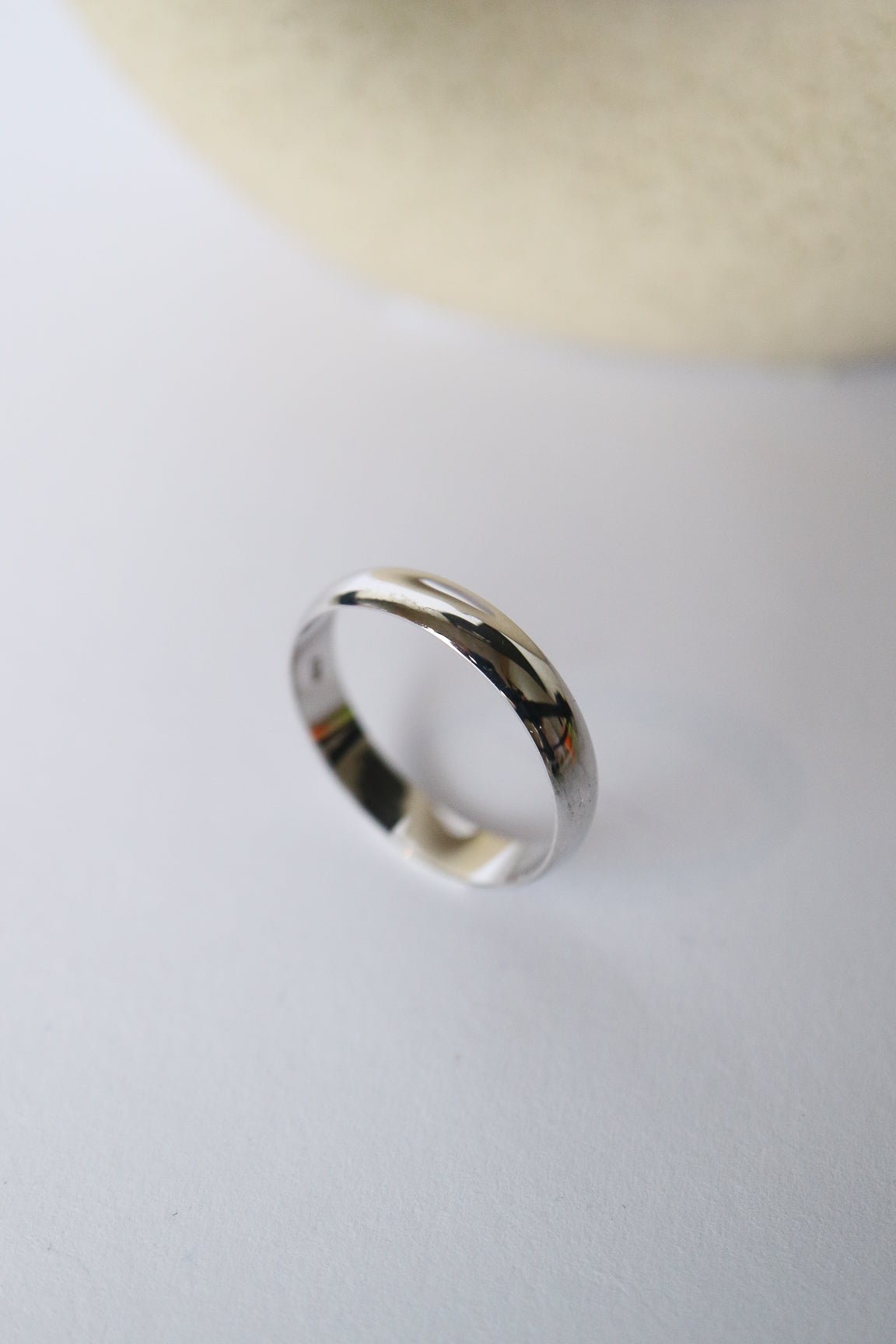 9kt gold Men's Ring Band (4mm wide)