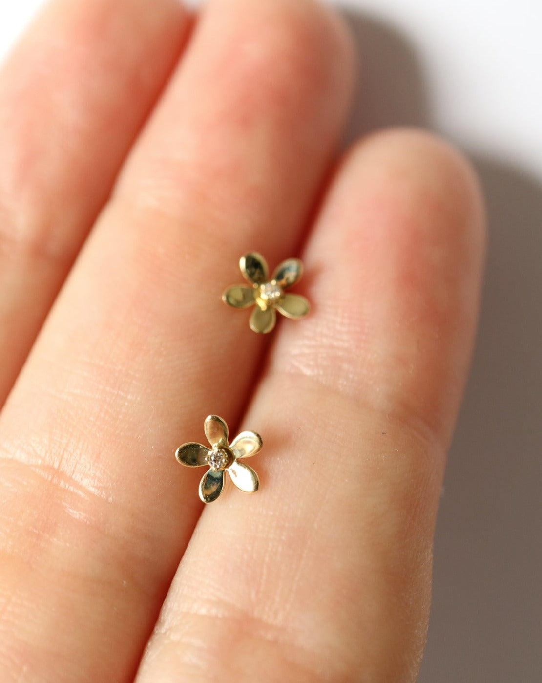 9kt gold Daisy Flower Studs Earrings by Collective & Co Jewellery South Africa