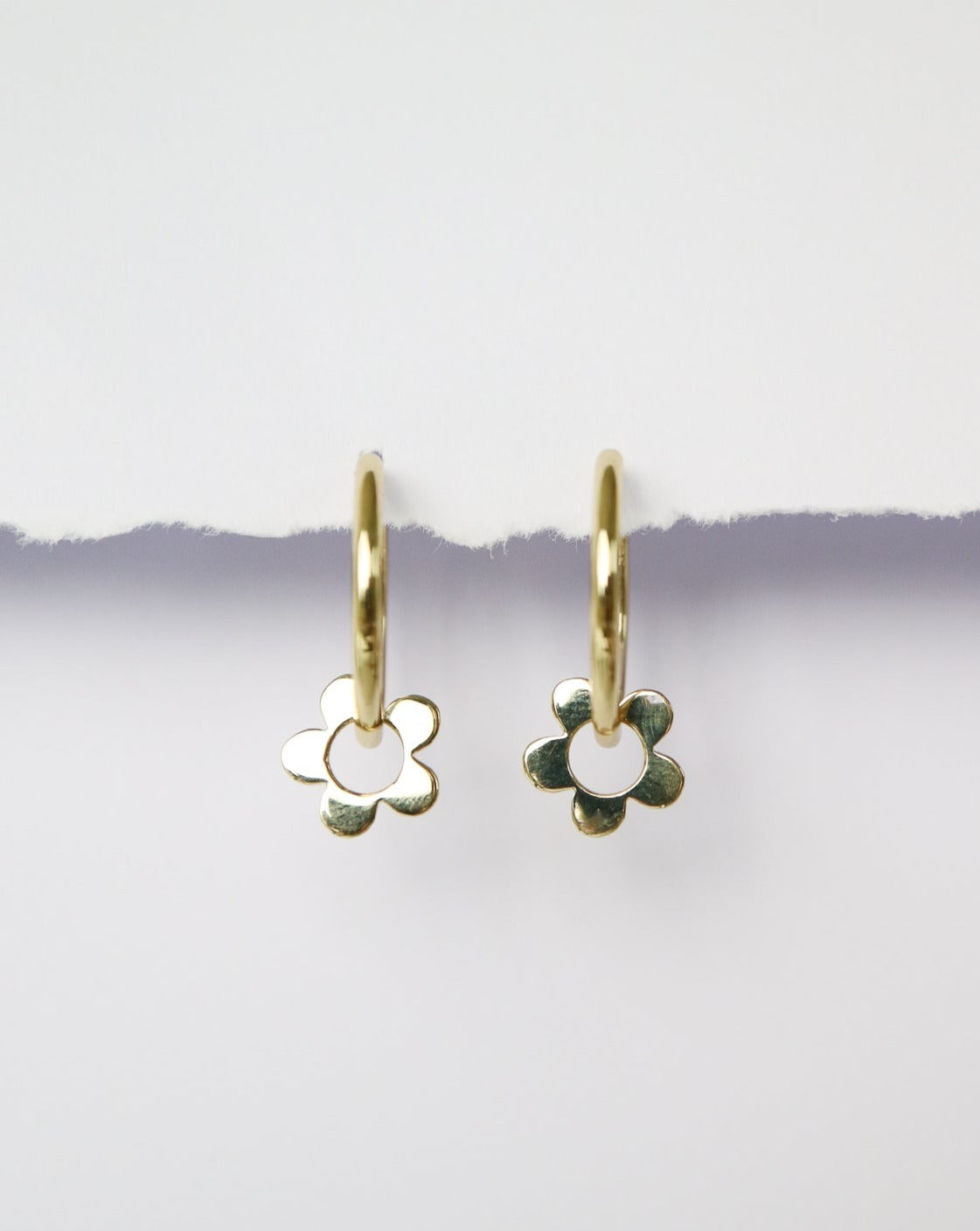 9ct gold hoops earrings with gold daisy flower charms