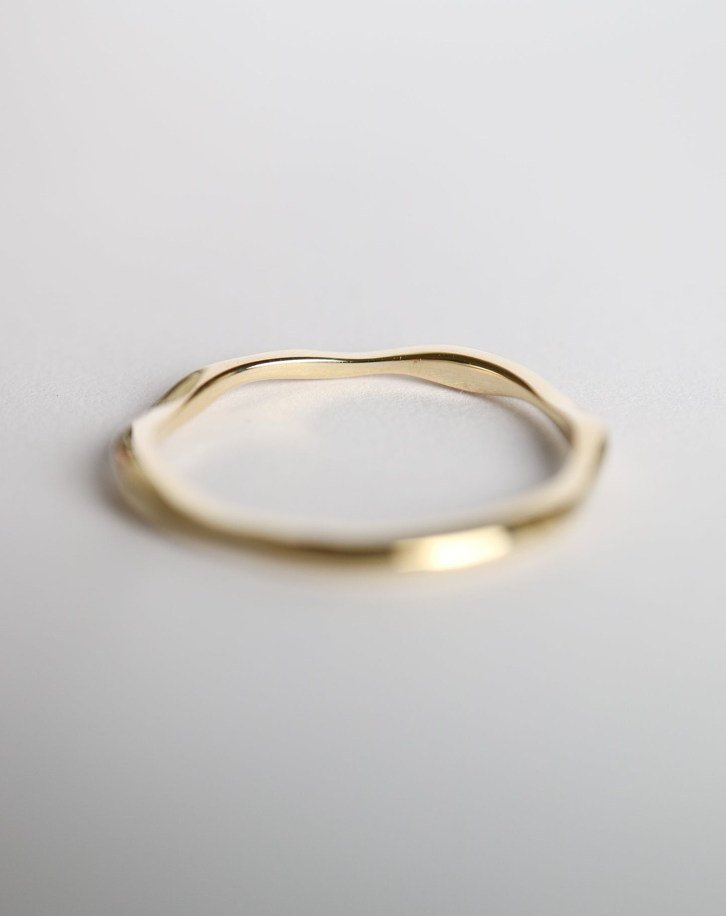 9ct gold Wobble Band by Meraki Jewellery