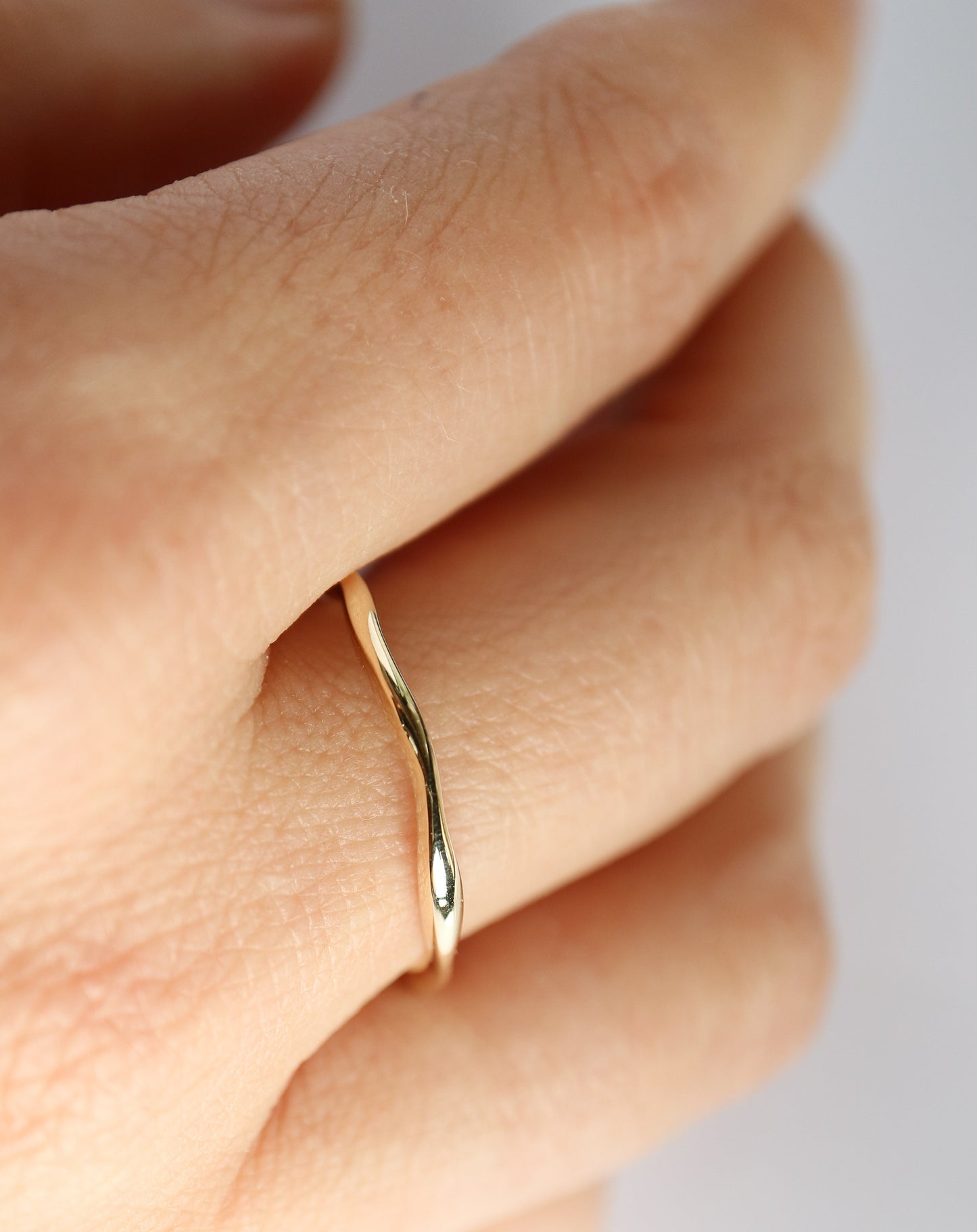 9ct gold Wobble Band by Meraki Jewellery