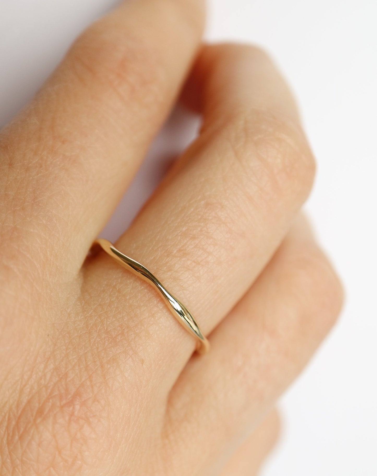 9ct gold Wobble Band by Meraki Jewellery