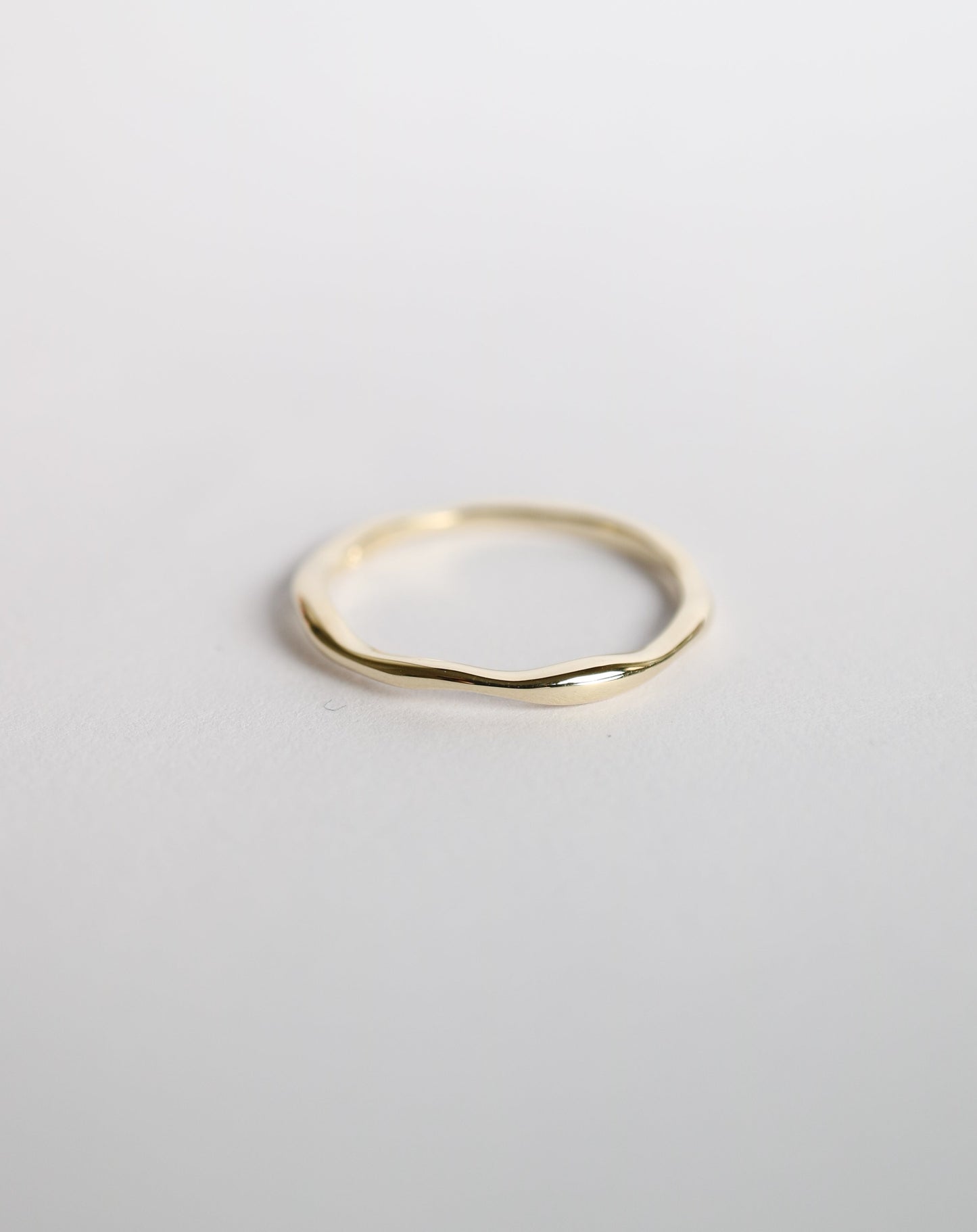 9ct gold Wobble Band by Meraki Jewellery