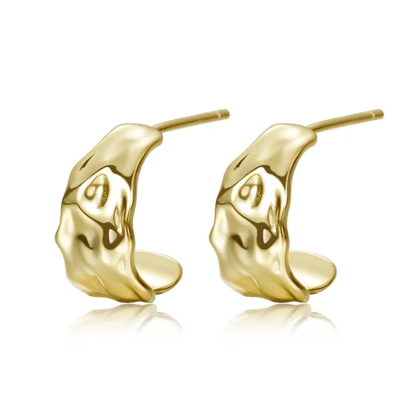 Hammered Huggie Earrings in gold from Kini Jewels