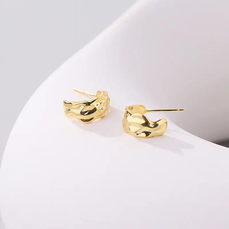 Hammered Huggie Earrings in gold from Kini Jewels