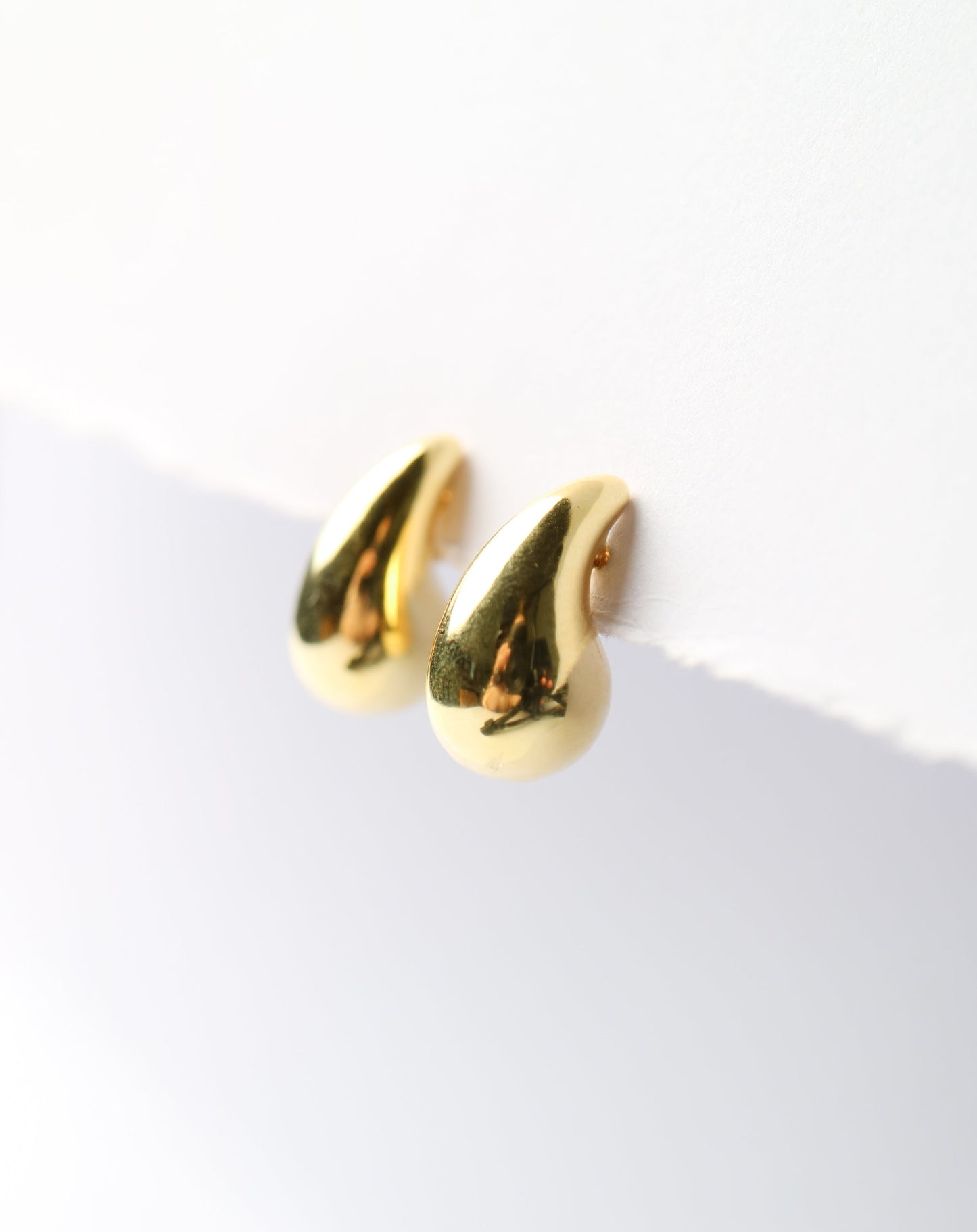 Gold teardrop earrings
