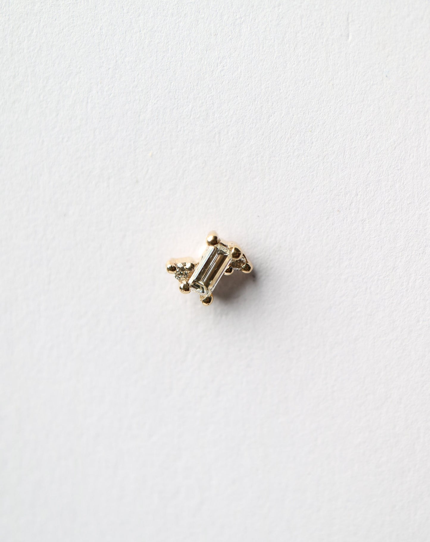 14kt gold Diamond Crown helix piercing flat back