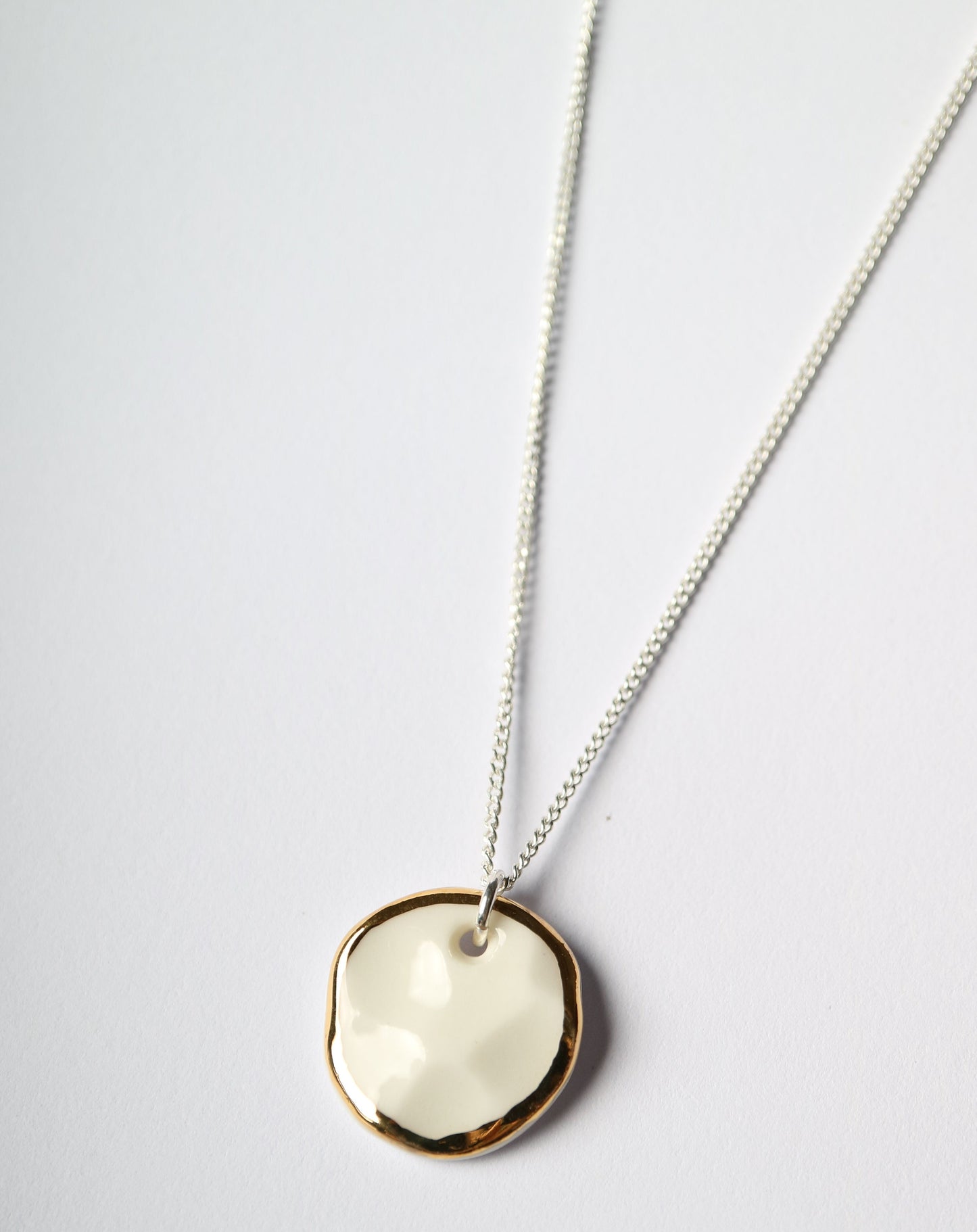 Hammered Necklace in White