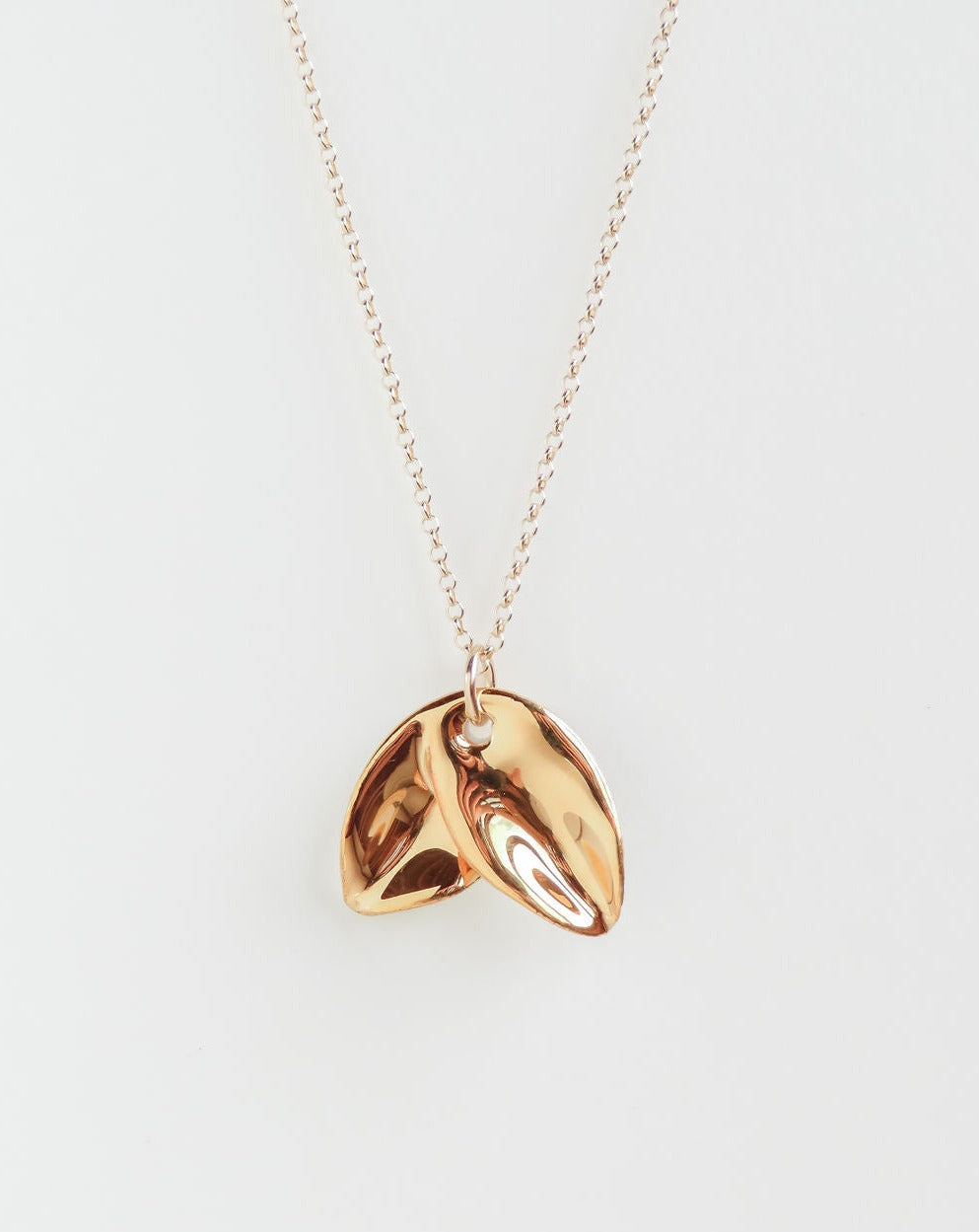 Wild Orchid Porcelain necklace in gold