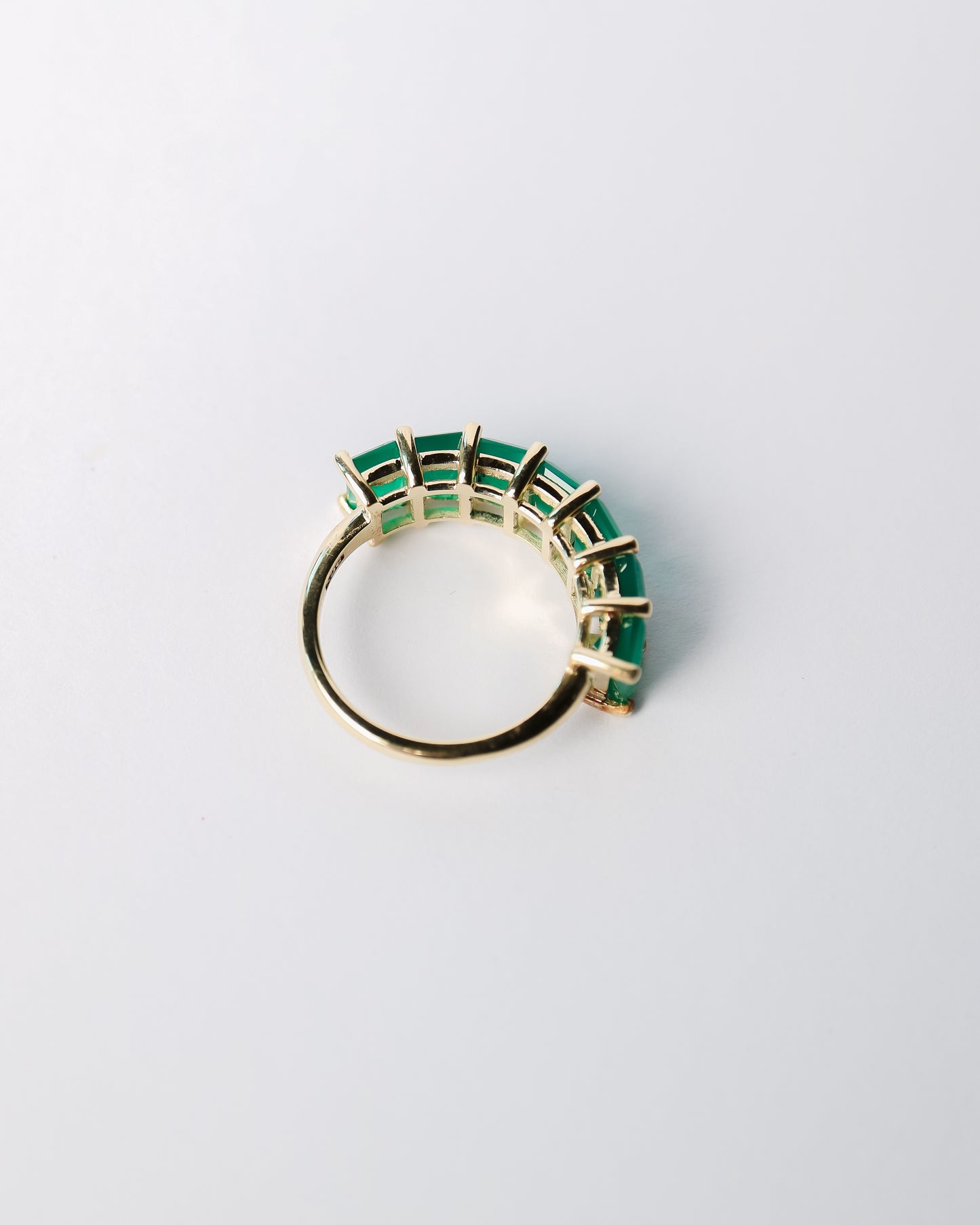 9ct gold ring with green onyx baguette gemstones