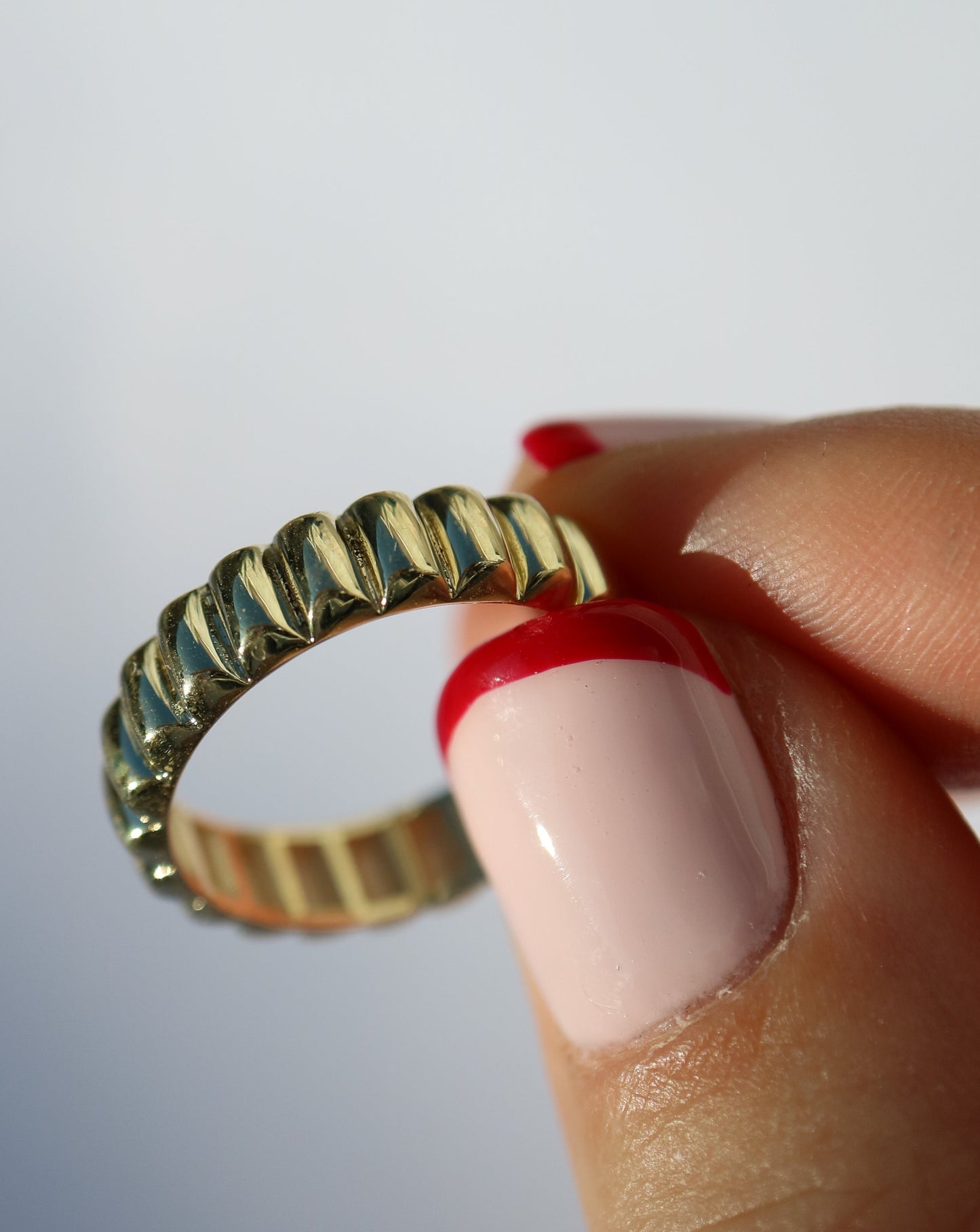 9kt gold grooved Octavia Ring Band