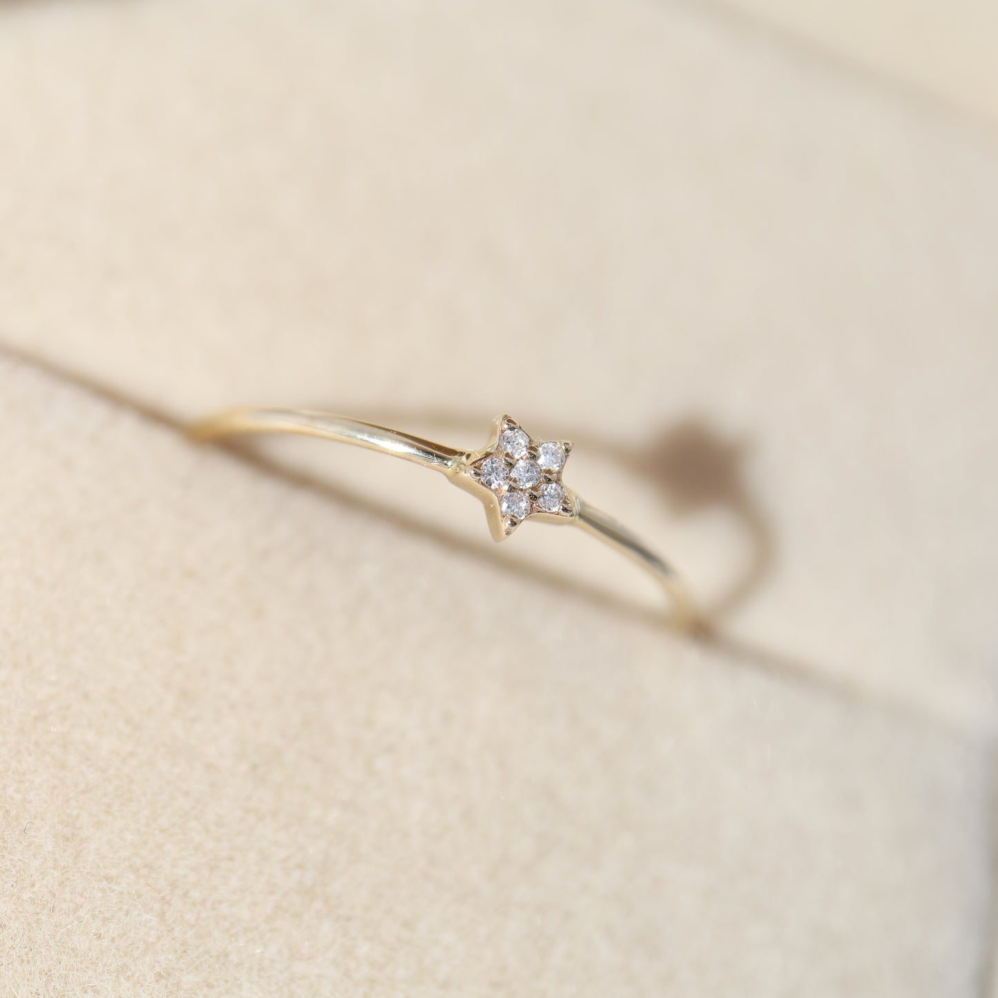 14kt gold Siya Star Diamond Ring