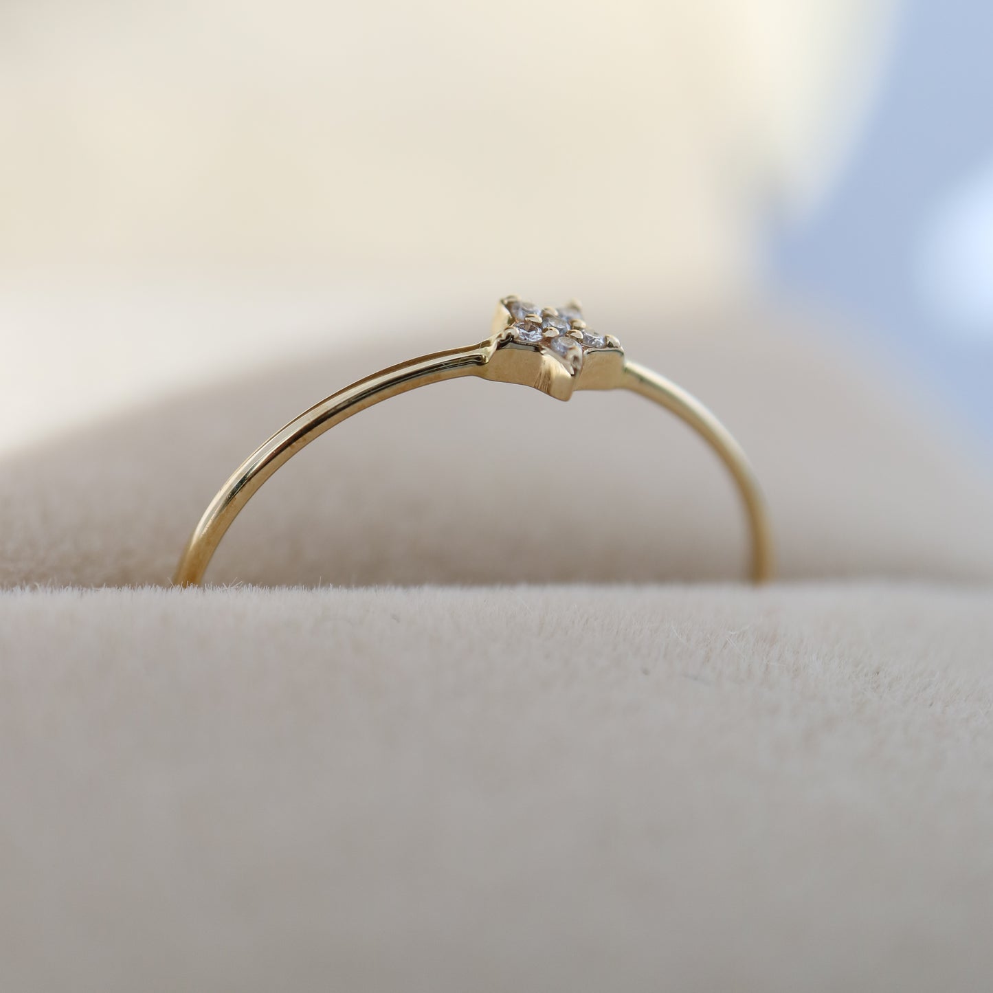 14kt gold Siya Star Diamond Ring