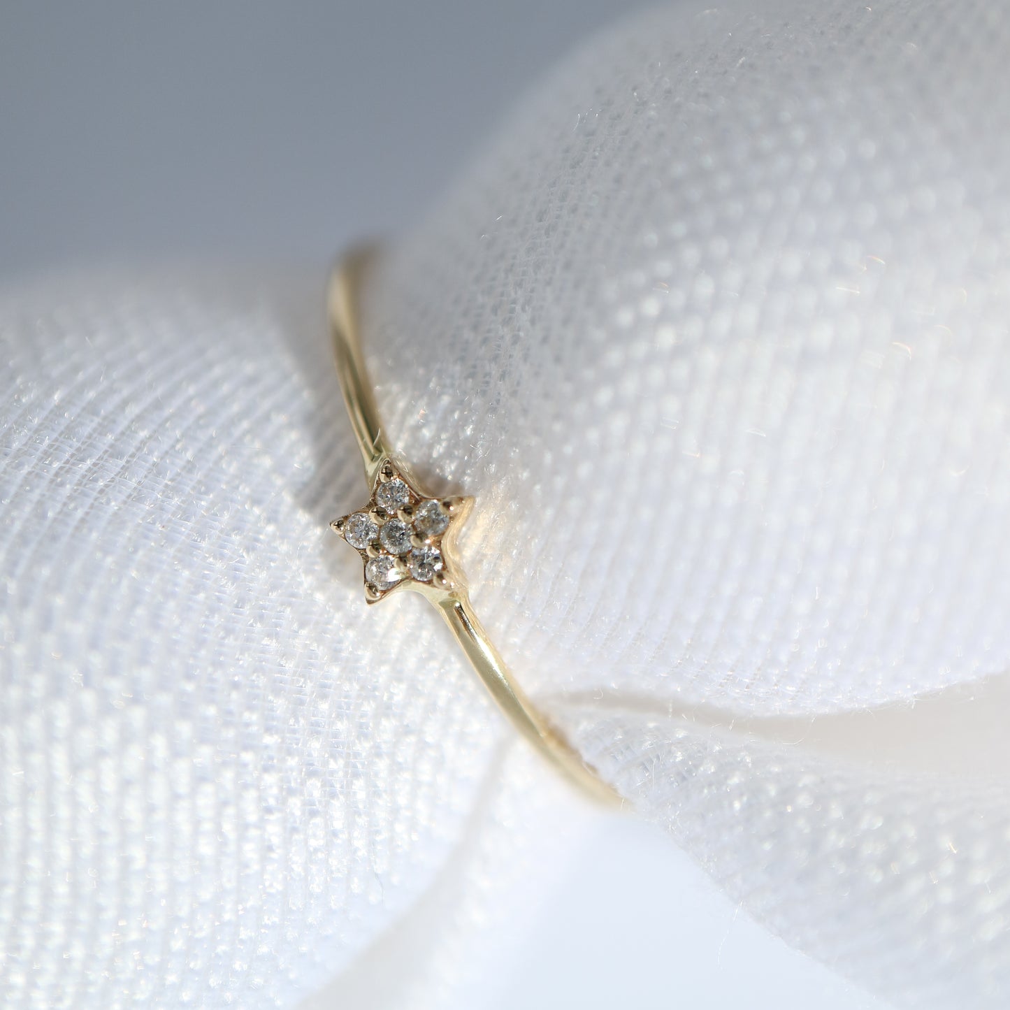 14kt gold Siya Star Diamond Ring