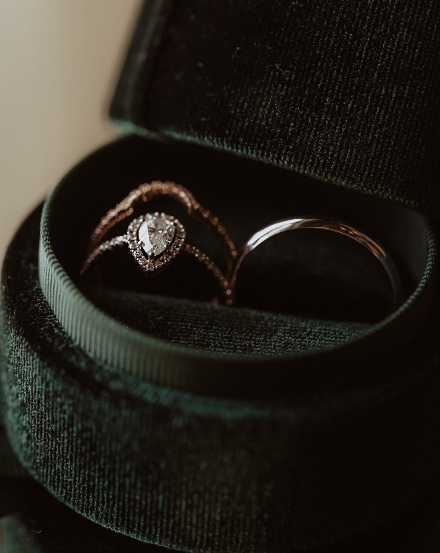 Men's wedding band in 9ct white gold