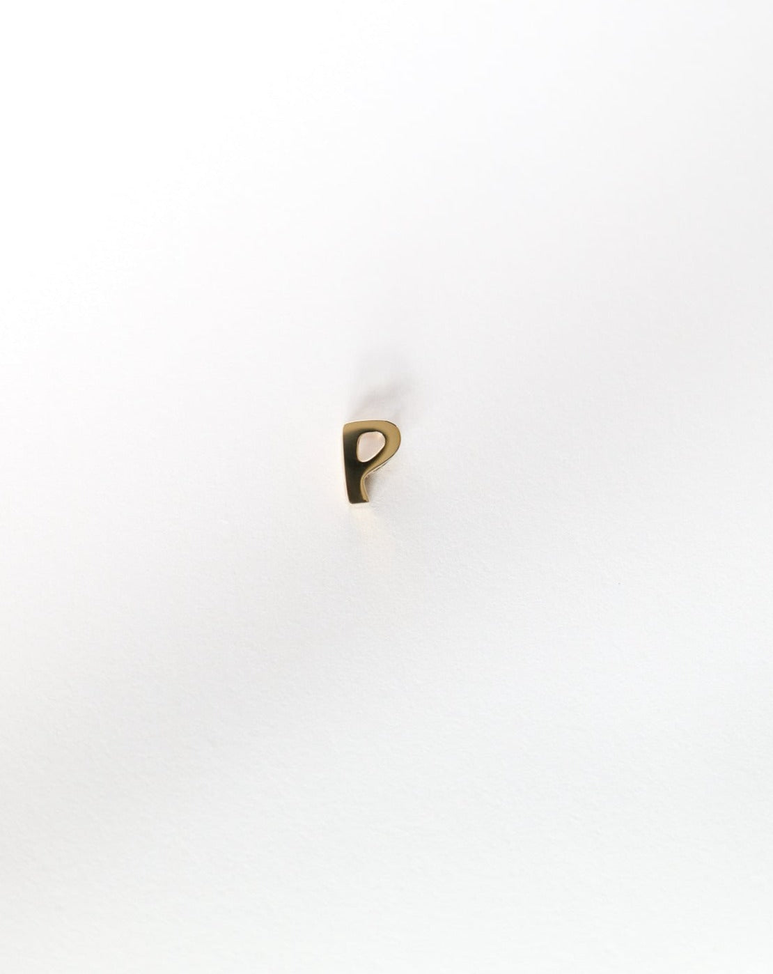 P initial charm letter pendant in 14kt gold
