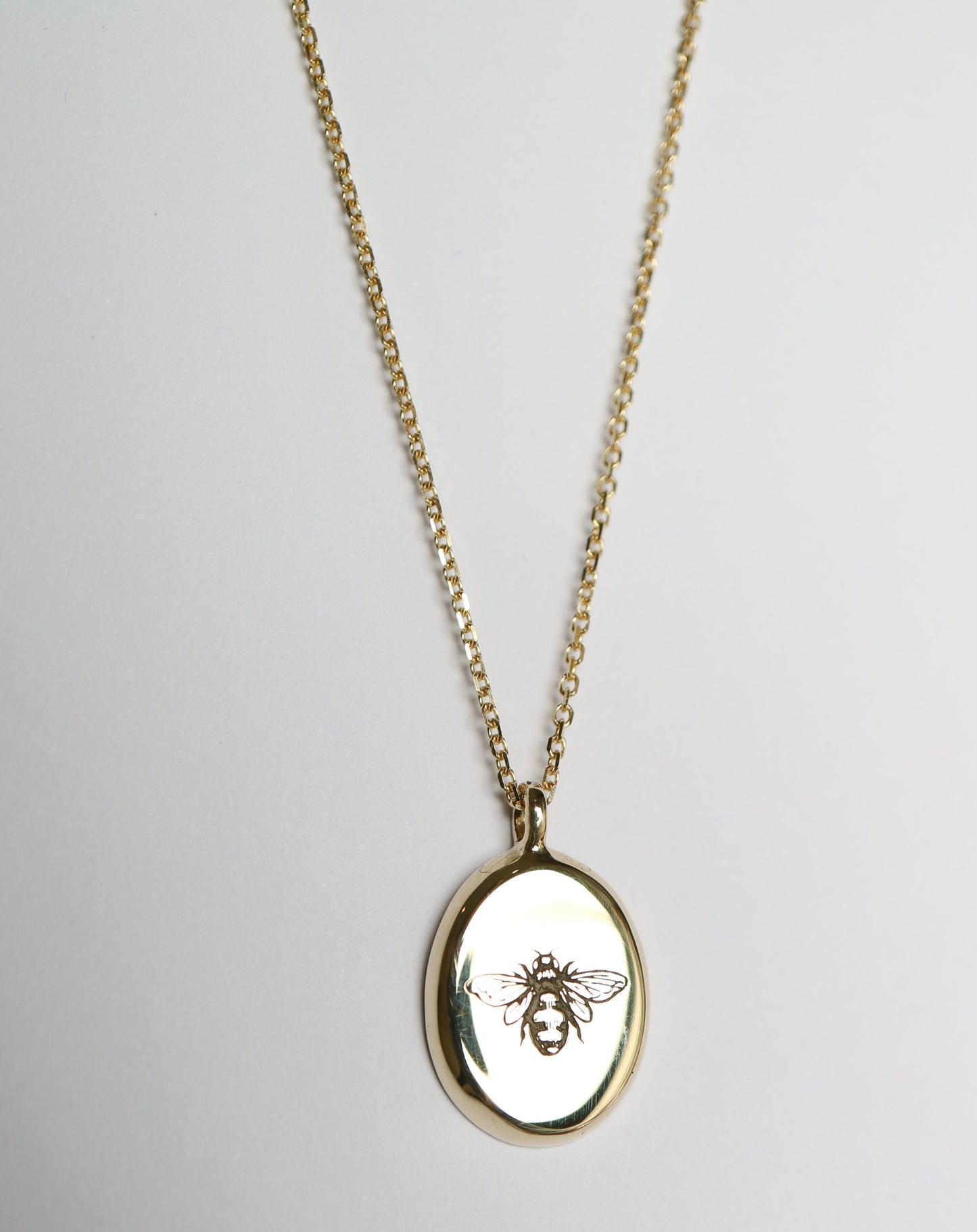 9ct gold Bee Pendant