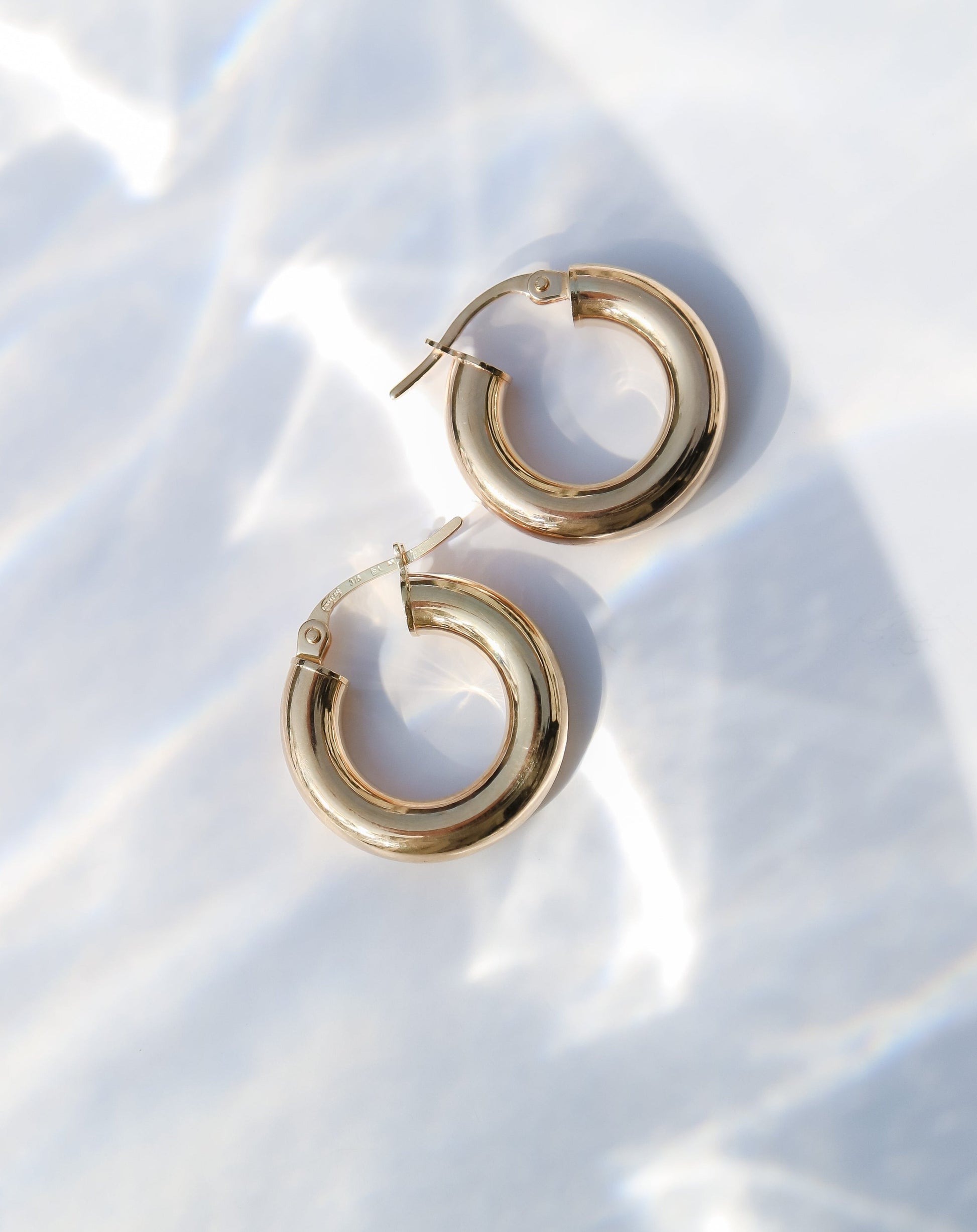 9kt gold Macaroni thick hoop earrings gold