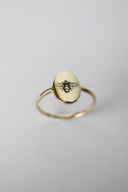 9ct Bee Ring