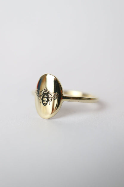 9ct Bee Ring