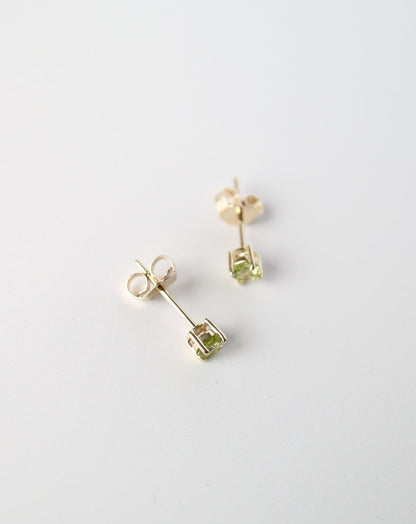 9kt gold Peridot Stud Earrings for women