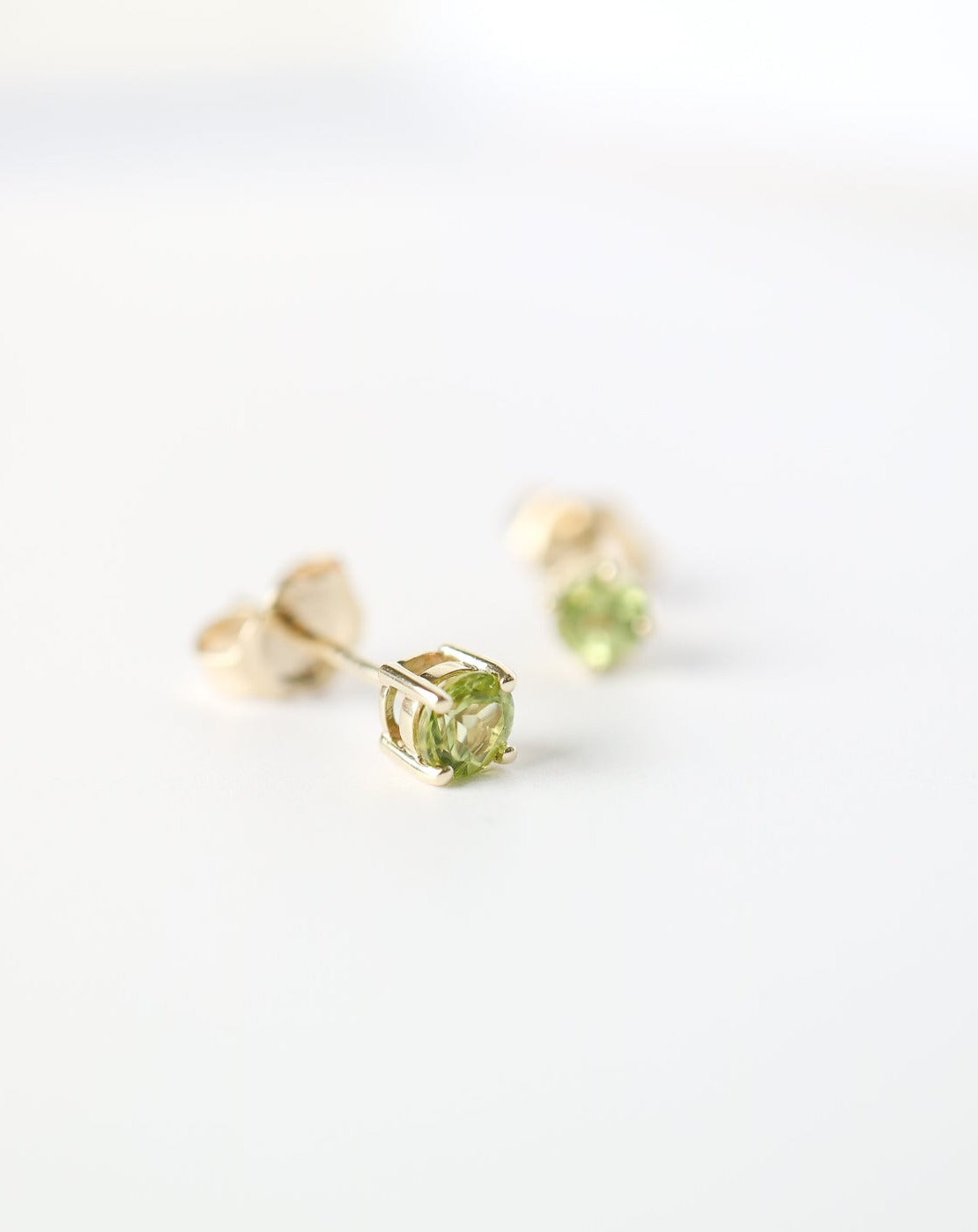 9kt gold Peridot Stud Earrings for women