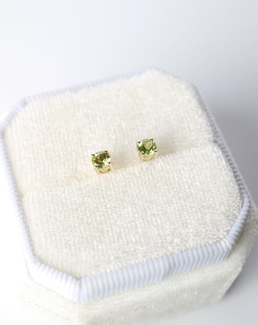 9kt gold Peridot Stud Earrings for women