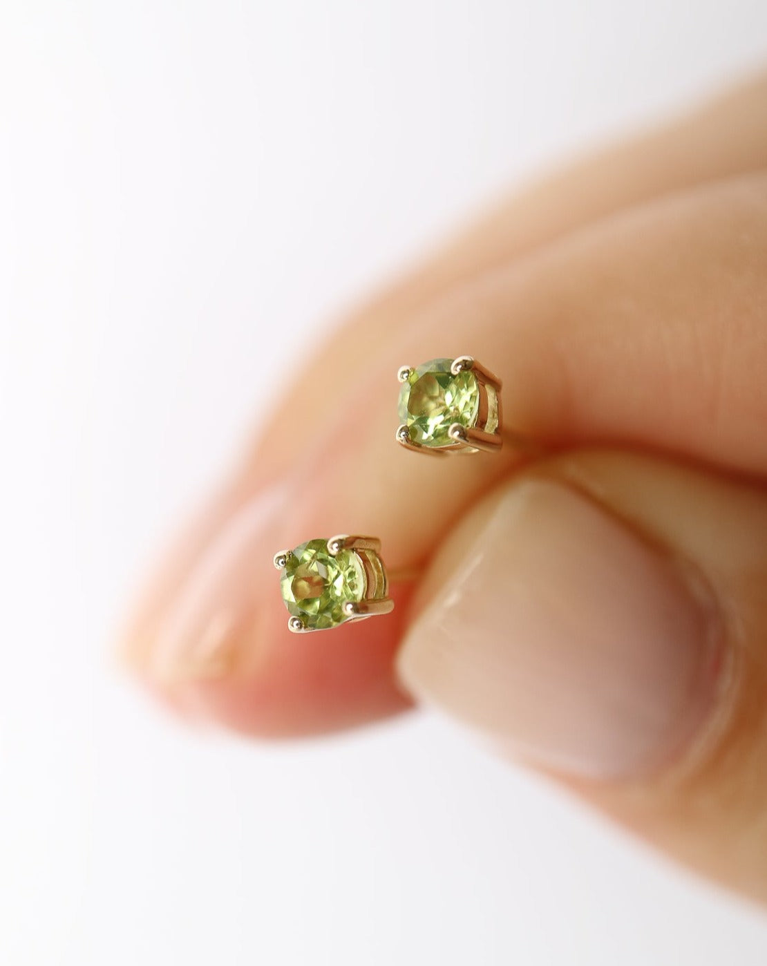 9kt gold Peridot Stud Earrings for women