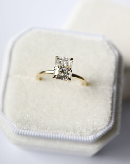 9ct gold Radiant Solitaire Engagement Ring with 2ct moissanite