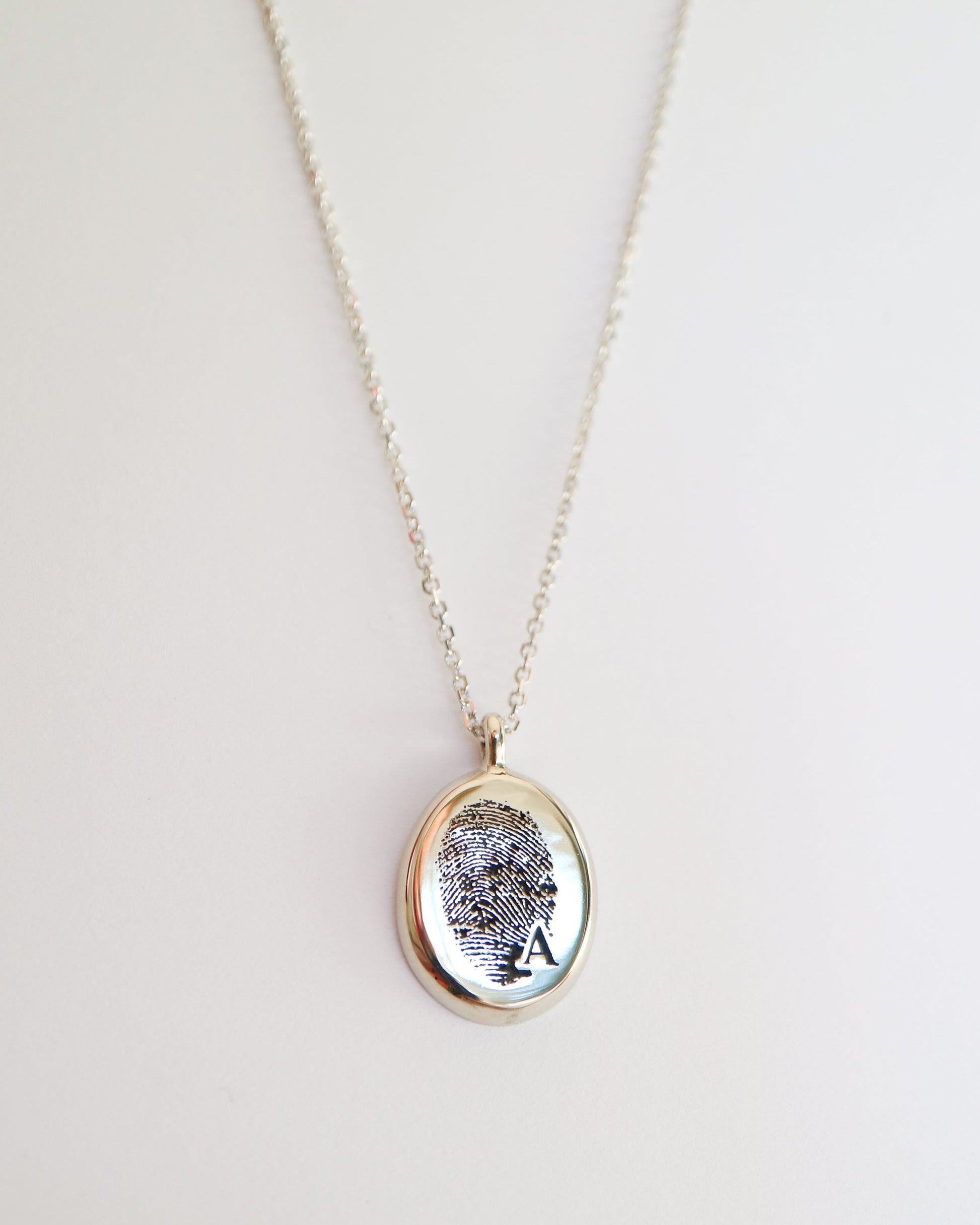 9kt white gold Fingerprint Pendant on white gold chain