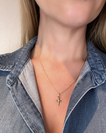 9ct gold Crucifix Cross Pendant