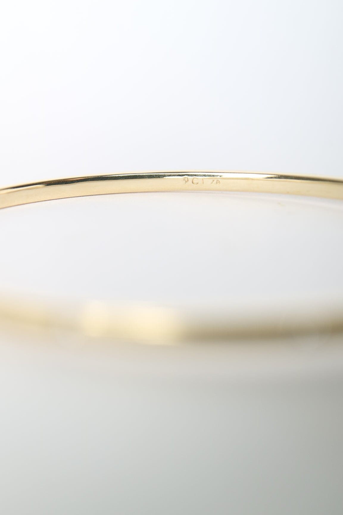 Solid 9ct gold bangle