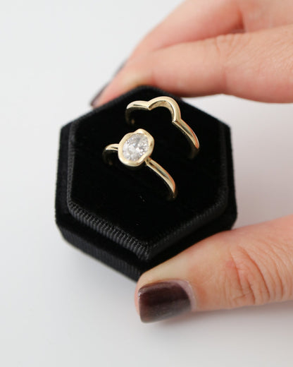 Black hexagonal double ring slot box