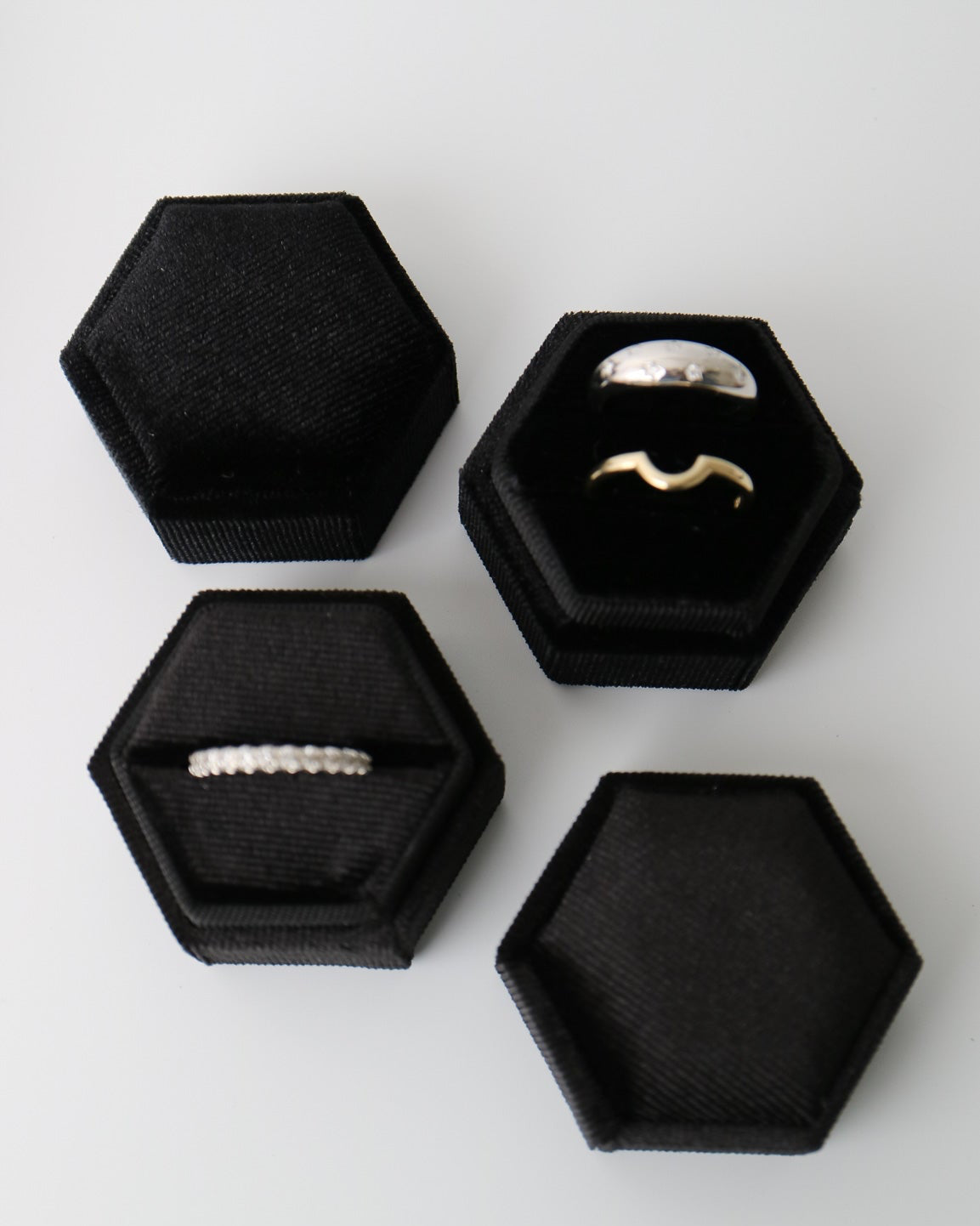 Black hexagonal double ring slot box