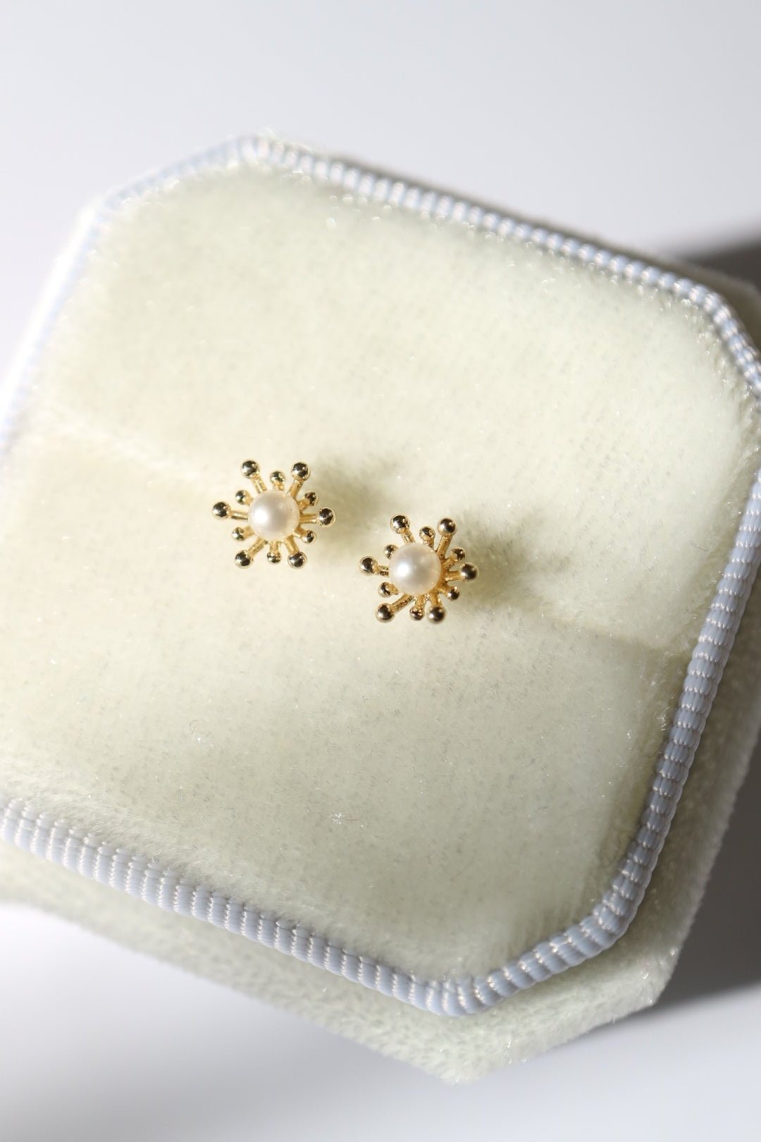 9kt gold Pearl Blossom Studs