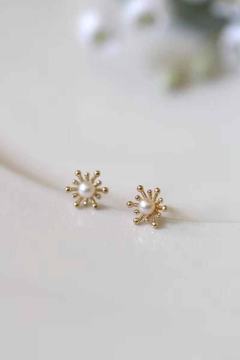 9kt gold Pearl Blossom Studs