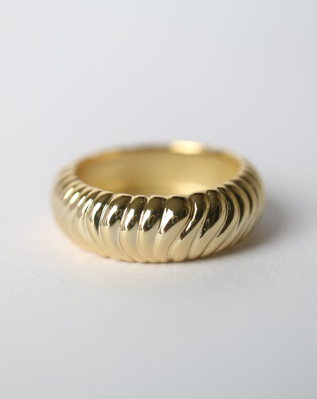 Chunky gold ring