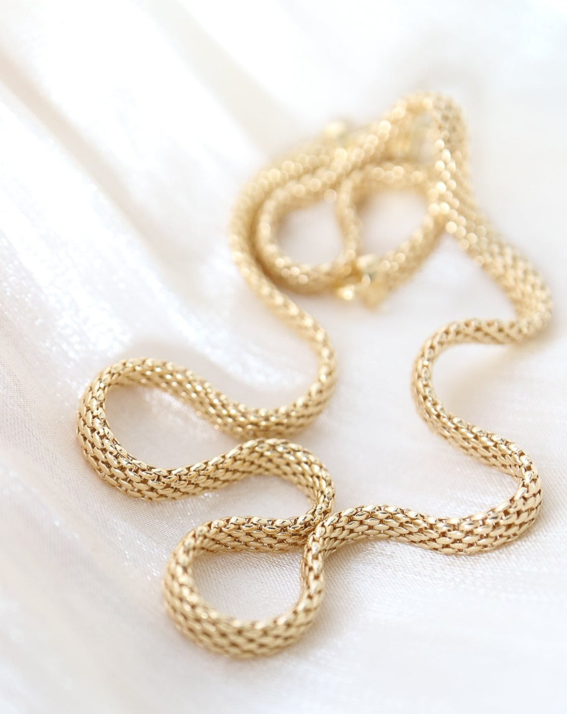 THE POPCORN CHAIN in gold from Harlow Jewellery