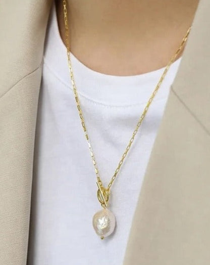 Baroque Pearl Toggle Necklace in gold