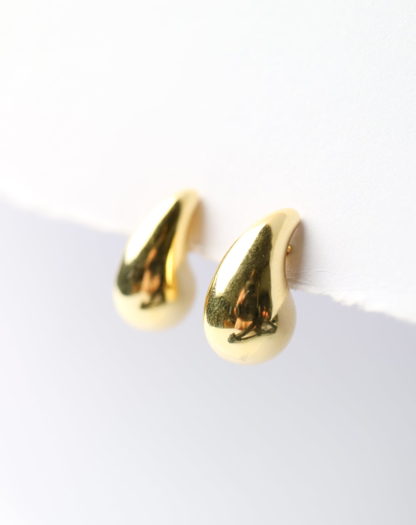 Gold teardrop earrings