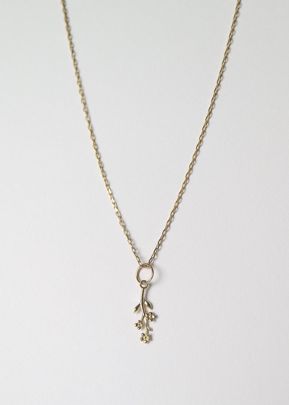 9ct gold birth flower charms from La Kaiser jewellery